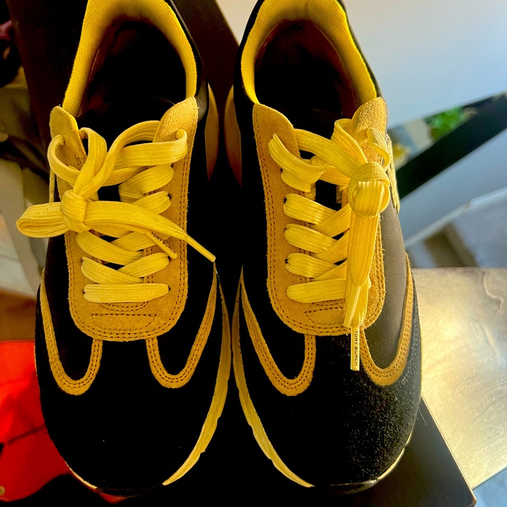 Like new Tory Burch Good Luck Sneaker